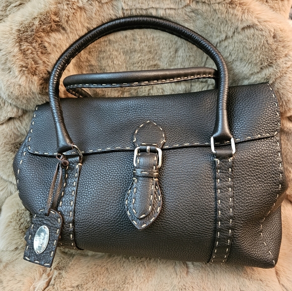 FENDI Brown Leather Shoulder Bag - AUTHENTIC & Barely Used - Picture 1 of 9